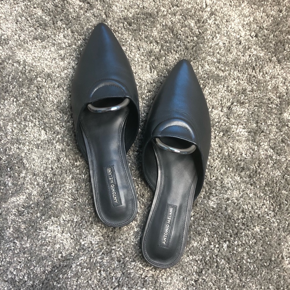 Antonio Melani Nayeli Closed Toe Leather Mules